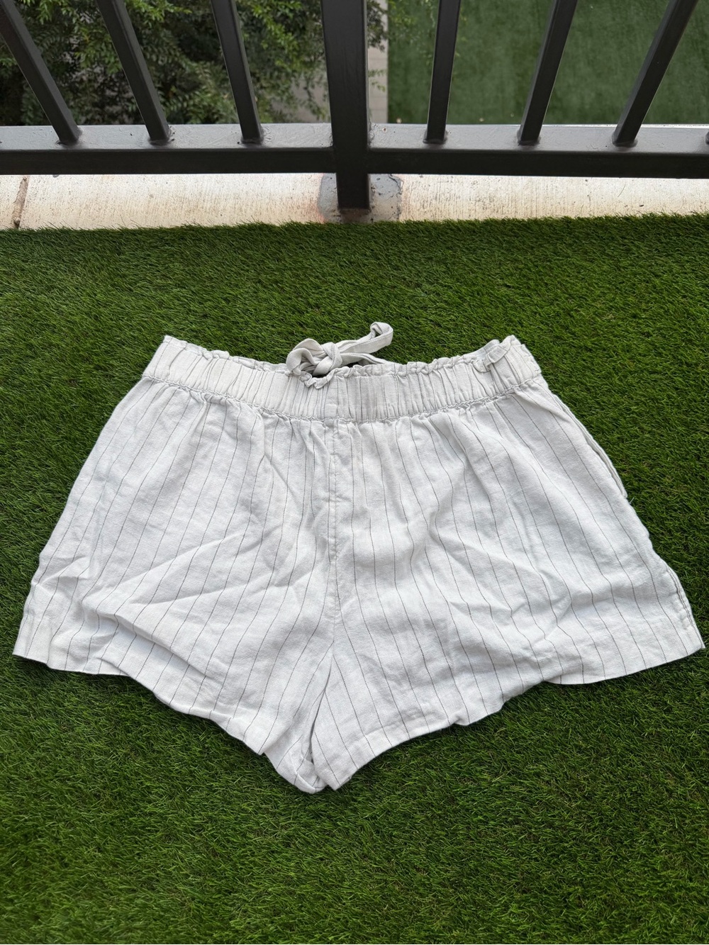 LOFT White Pinstripe Tie-Waist Linen-Blend Shorts - Picture 2 of 3
